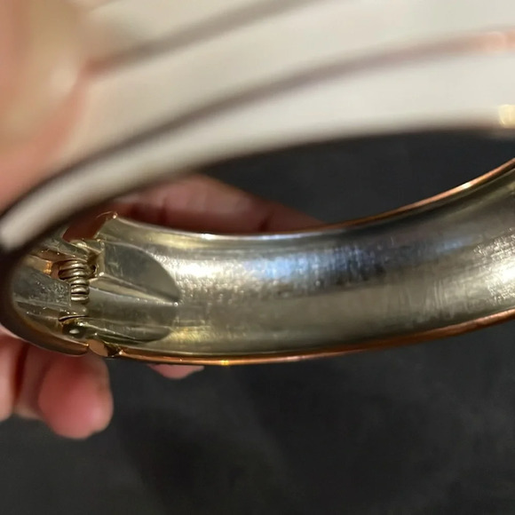 Vintage enamel and rhinestone clasp bangel - Picture 5 of 5